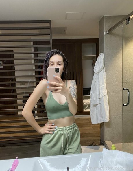 oooops__ onlyfans topless