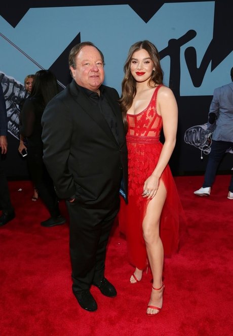 Hailee Steinfeld leaked nudes onlyfans