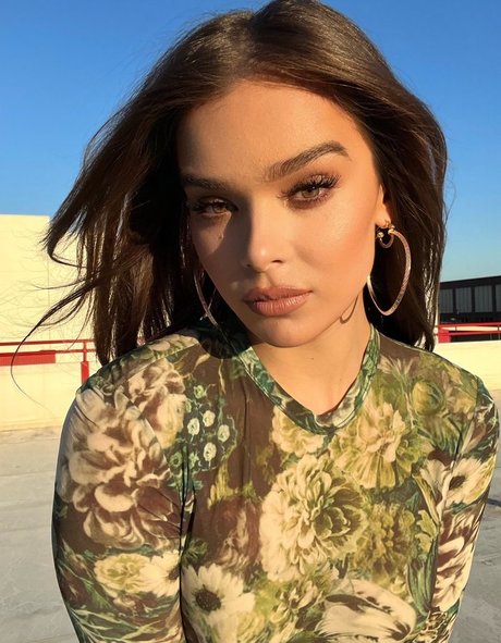 Hailee Steinfeld onlyfans pic