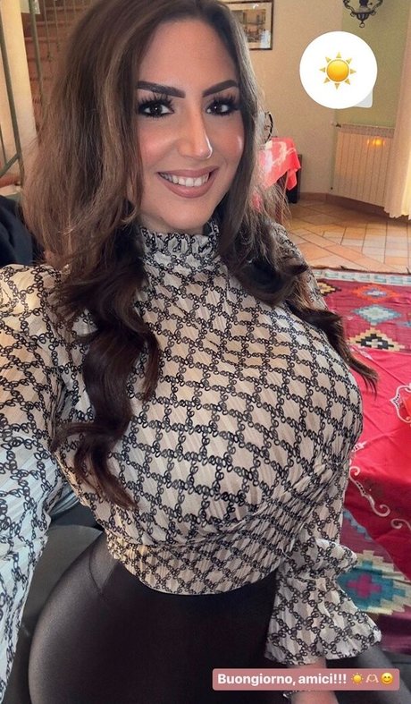 Chiara M onlyfans model