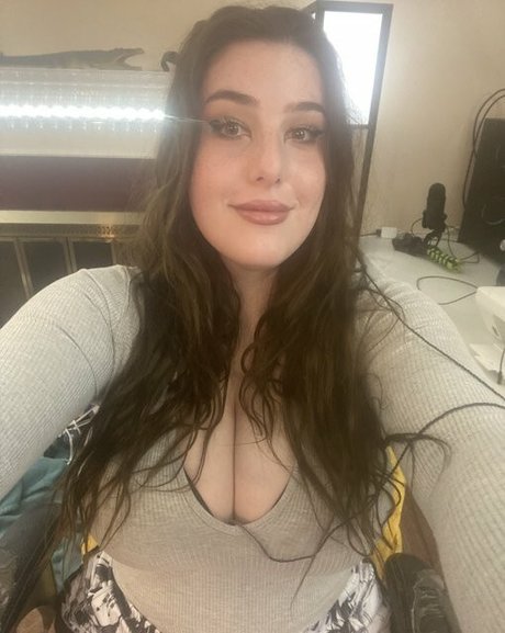 Moxy Mary only fans pics