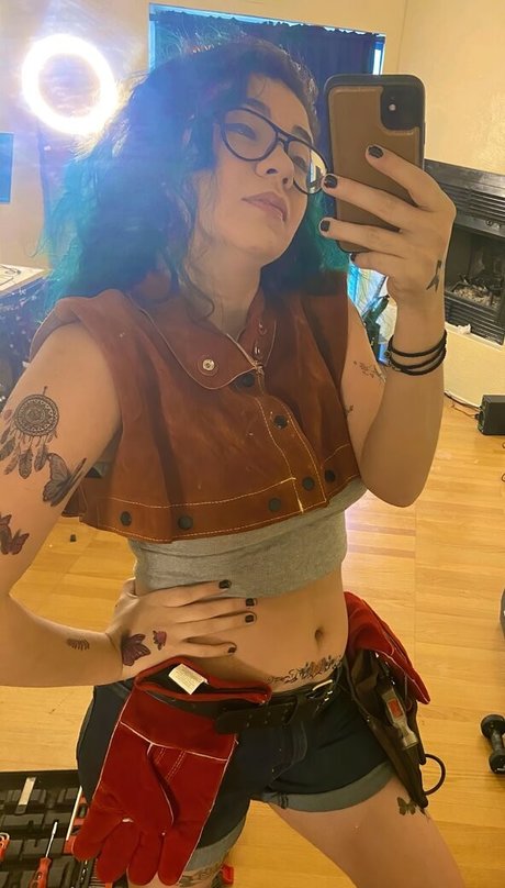 tiffanylockheart strip onlyfans