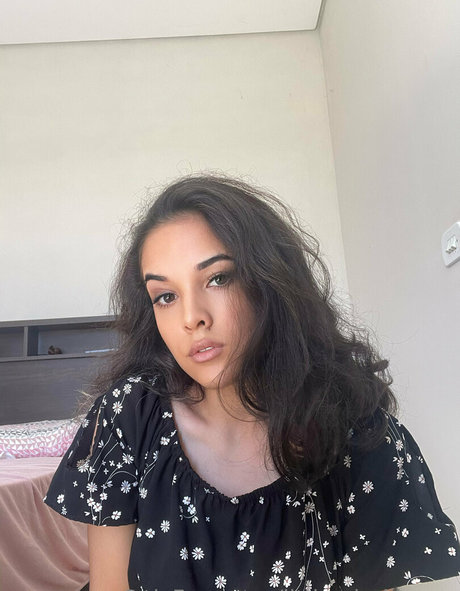 littlemisskimmy nude onlyfans leaked