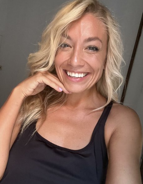 Amy Love nude onlyfans