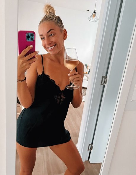 Amy Love onlyfans naked leak