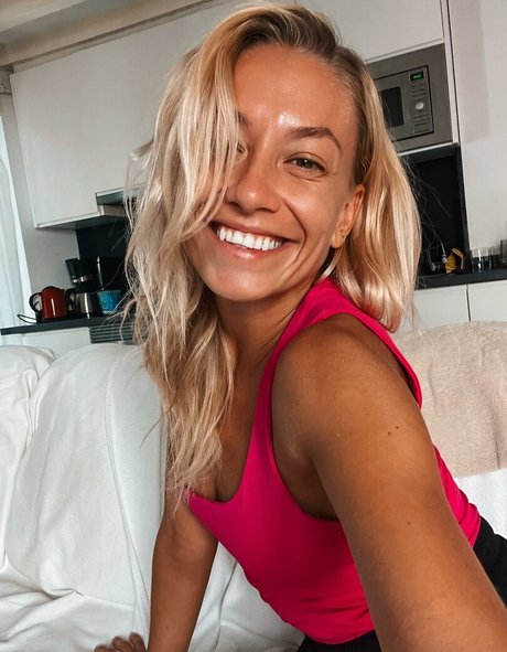 Amy Love leaked onlyfans.