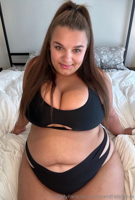 Alexandraleighxx nude onlyfans
