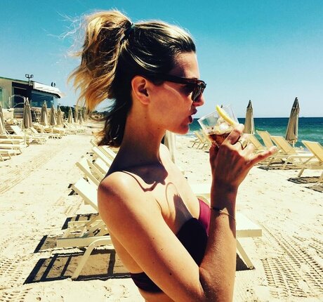 Ella Endlich leaks only fans