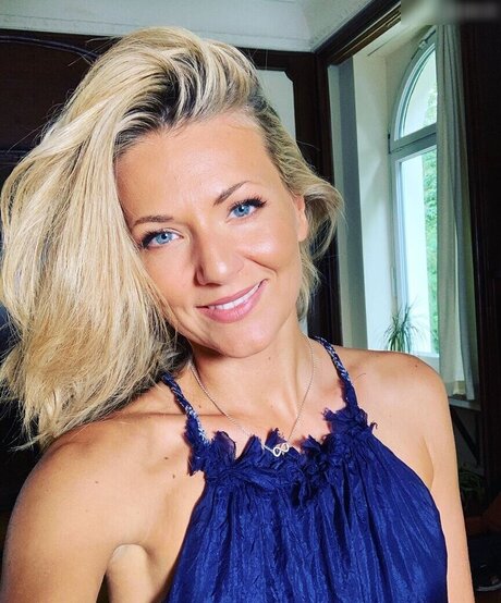 Ella Endlich only fans sex