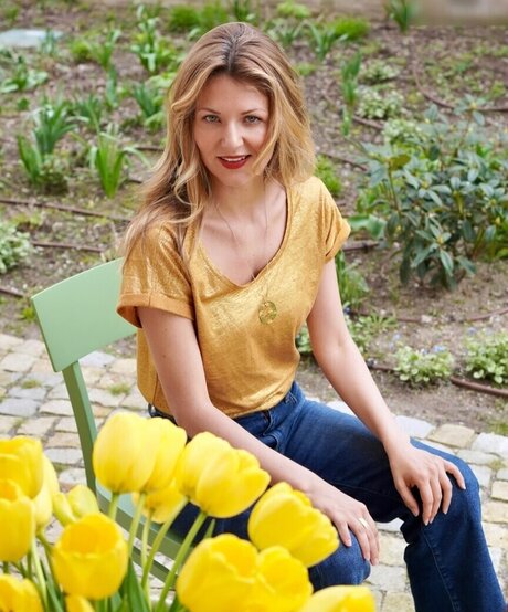 Ella Endlich only fans nude