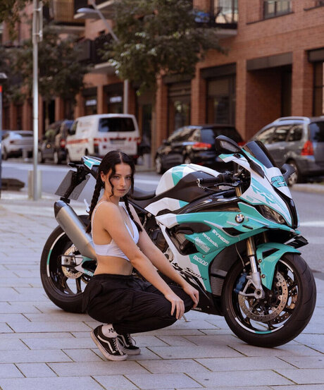 Anica Zimmermann onlyfans leaked pics