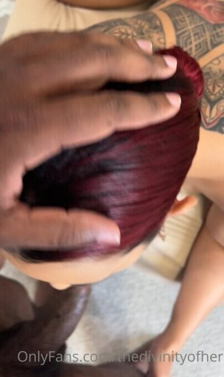 thedivinityofher onlyfans public photos