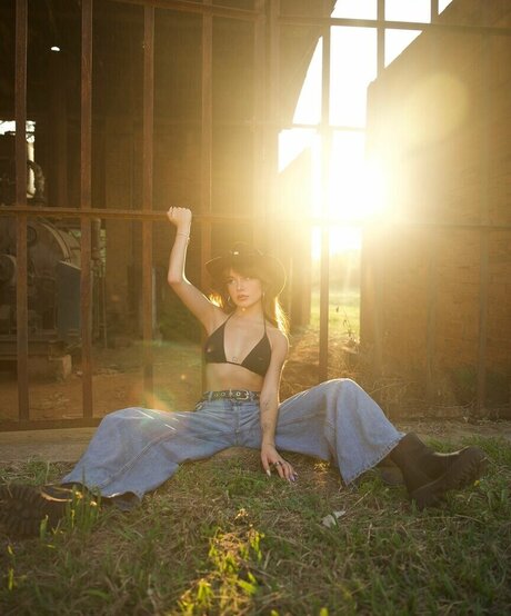 Liv Resenhas onlyfans leaked pictures