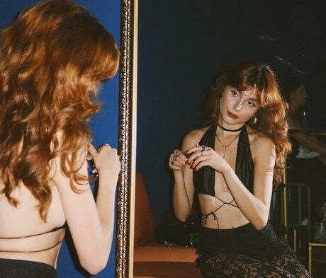 Liv Resenhas onlyfans page