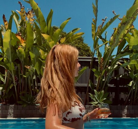 Ema Jane White emajanee emajane white onlyfans public photos