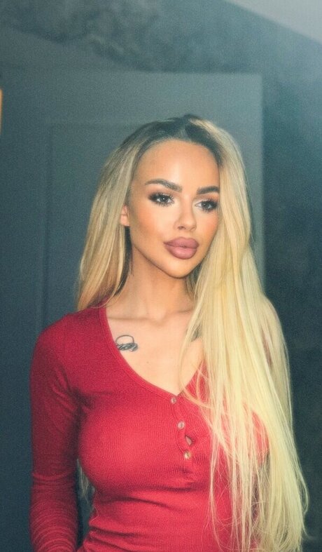 Suzanitta onlyfans free