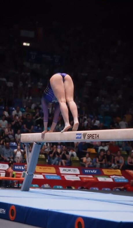 Emma Malewski onlyfans leak ass