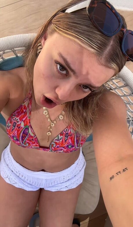 Emma Malewski onlyfans model photo