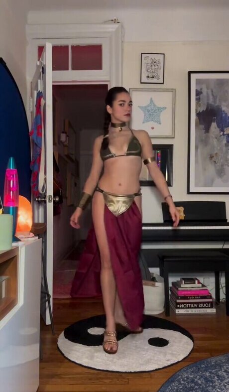 AllyAnnaMaria onlyfans leak free