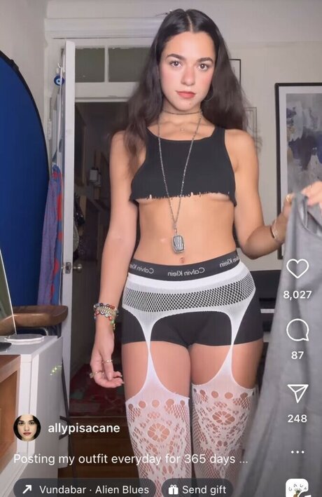 AllyAnnaMaria onlyfans sextape leak