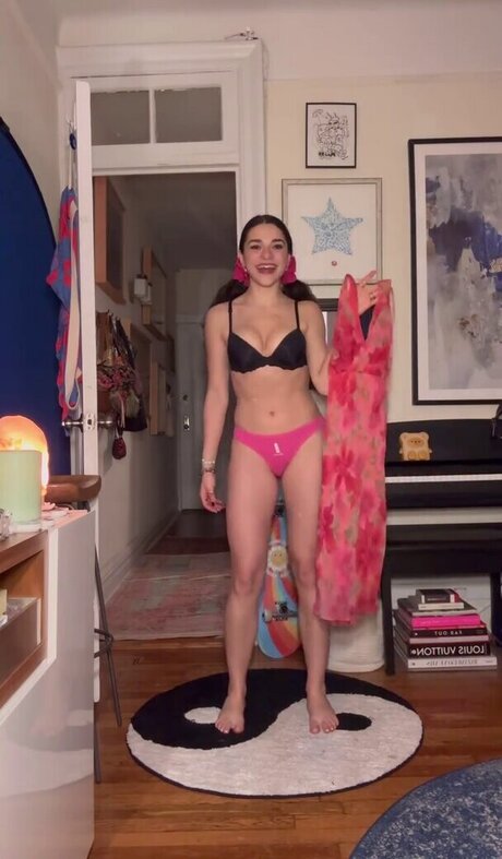 AllyAnnaMaria onlyfans leaked nude