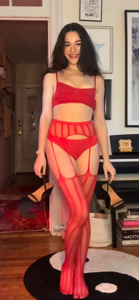 AllyAnnaMaria onlyfans leaked naked