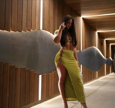 Allison Royalty strip onlyfans