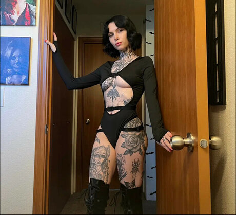 Tyniquewebster only fans nudes