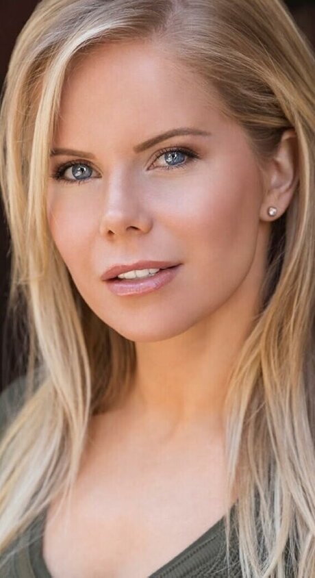 Crystal Hunt  selfie