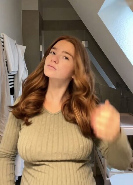 Julia Schulze onlyfans posts