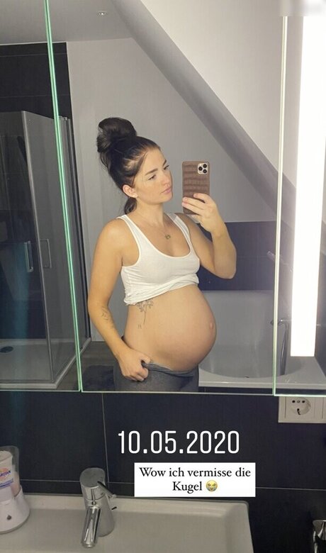 Julia Schulze onlyfans leaked tits