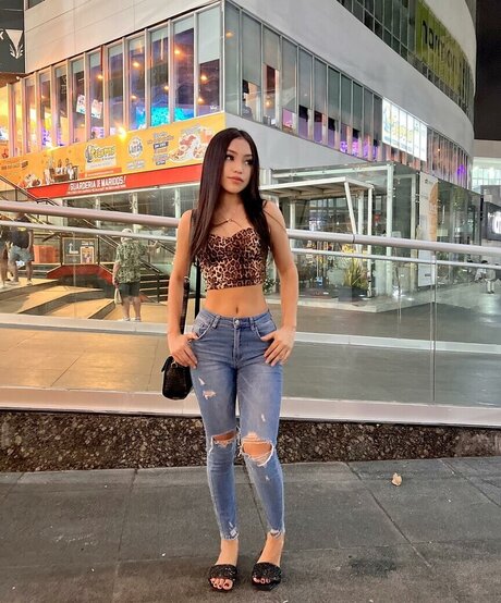 yolllbae onlyfans strip