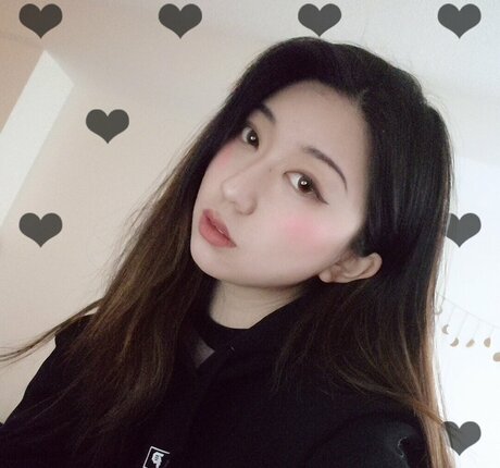 Drowsypotion Uwasaoink onlyfans model photo