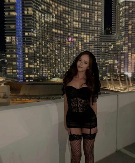 Taylor Levinson strip onlyfans