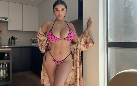 Thumb Alina onlyfans striptease