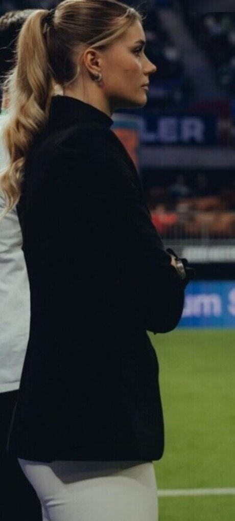 curvy solo onlyfans top portrayal