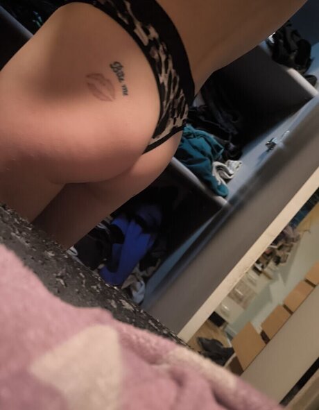 Chrissychriss only fans naked