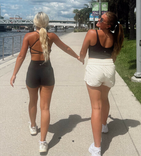 Lillian Evans onlyfans strip