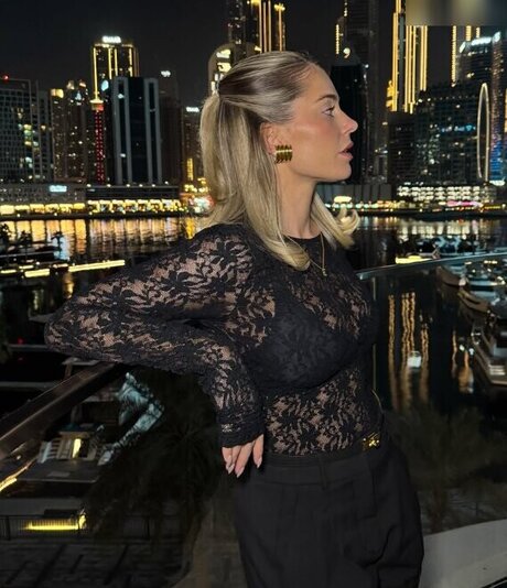 Mrs Bella only fans pictures