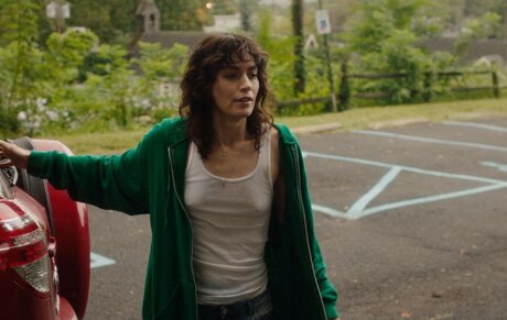 Britt Lower onlyfans fotos