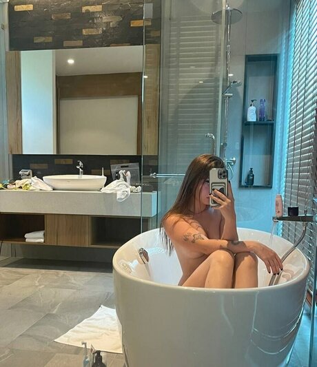 Enina24 leaks only fans