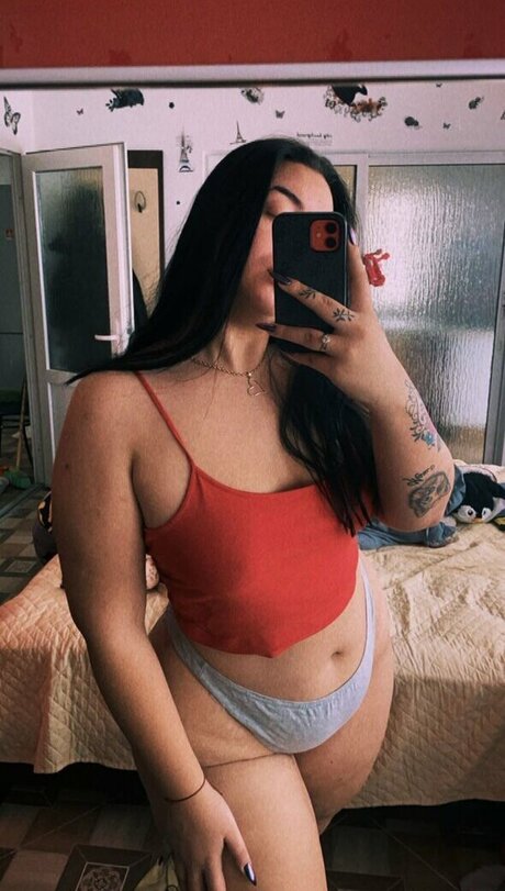 Ellyyelly onlyfans strip tease