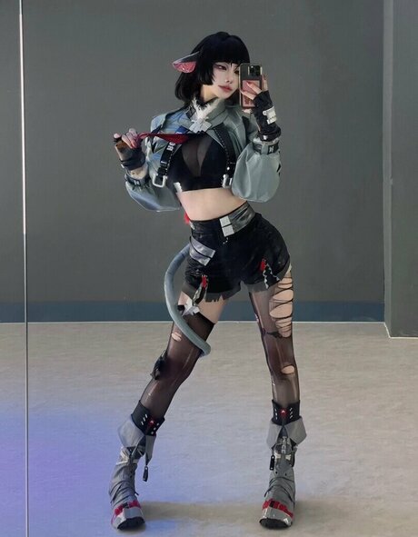 riri thisway onlyfans model images