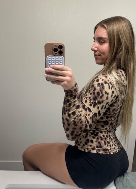 Emily Mangler  visuals