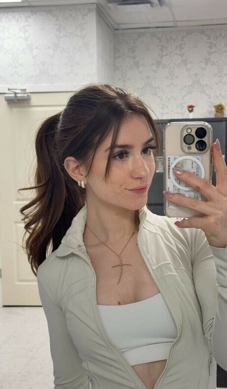 Giulia Bruno onlyfans nude photos