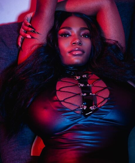 Mirriam Amber onlyfans lesk