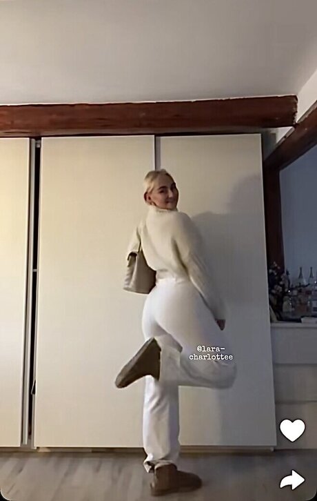 Lara Charlottee only fans photos