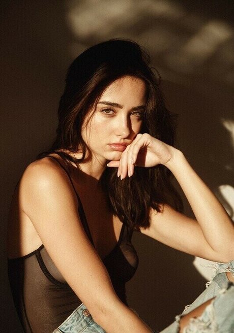 Elsa Couturier onlyfans leak