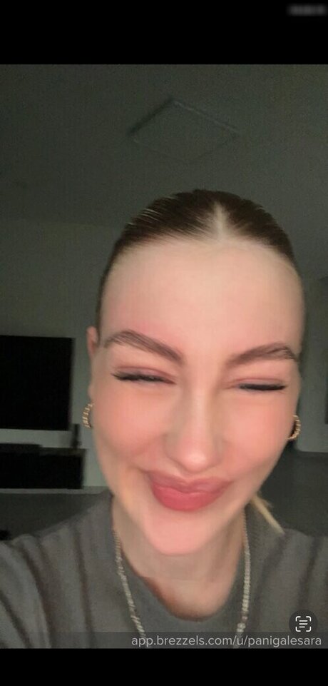 sara chrt panigalesara pics onlyfans