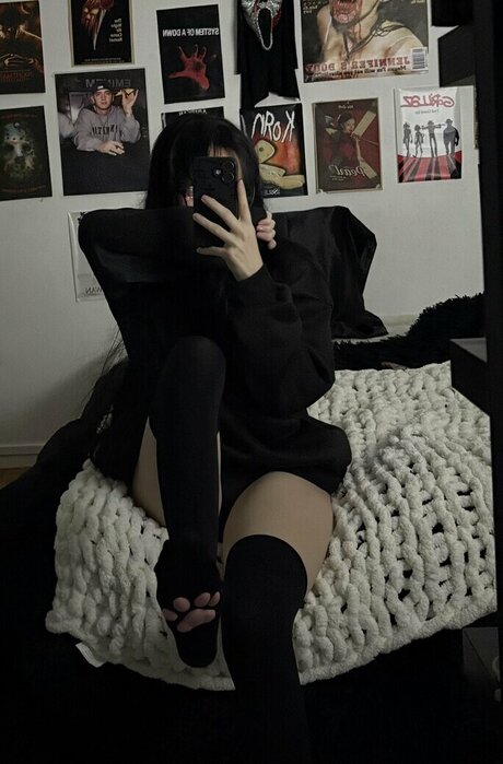 farryndoll onlyfans explicit content